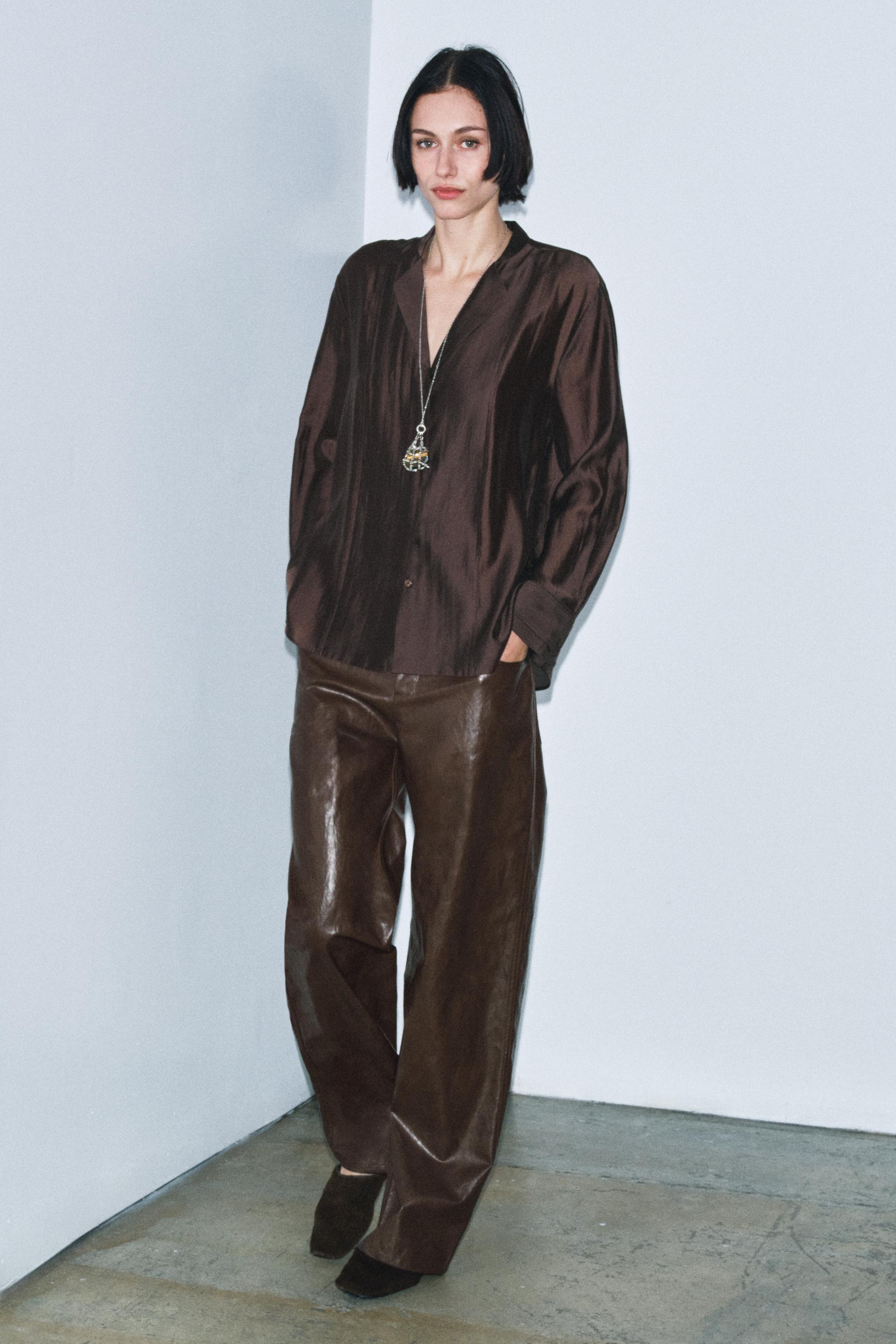 ZW COLLECTION FAUX LEATHER STRAIGHT LEG PANTS